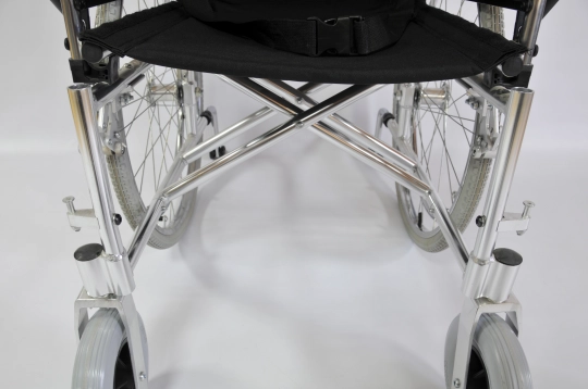 Кресло-коляска инвалидная механическая FS 908 LJ (41 см) колеса пневмо - 18